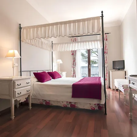 Cala Fornells Hotel 4*