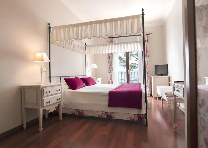 Cala Fornells Hotel 4*