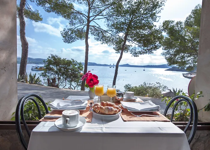 卡拉福内尔斯酒店