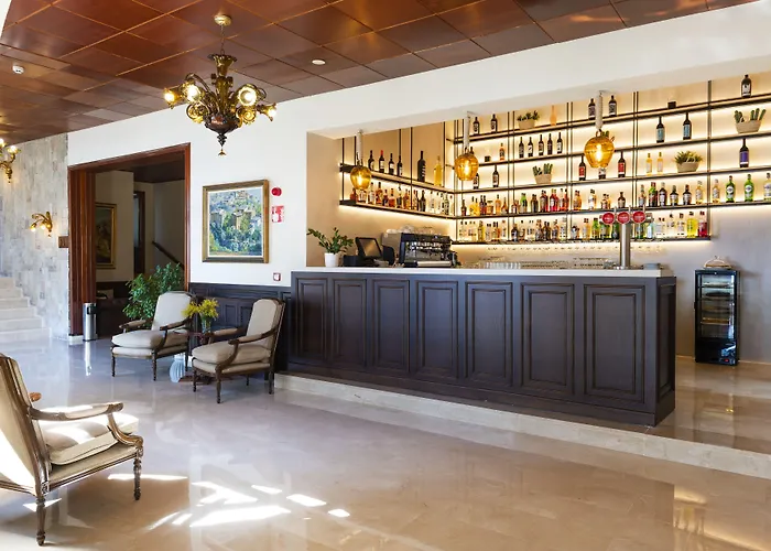 卡拉福内尔斯酒店 帕格拉