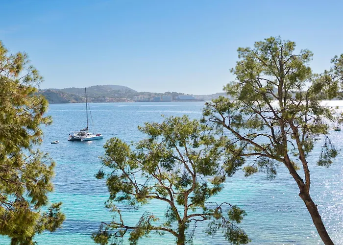 卡拉福内尔斯酒店 4* 帕格拉