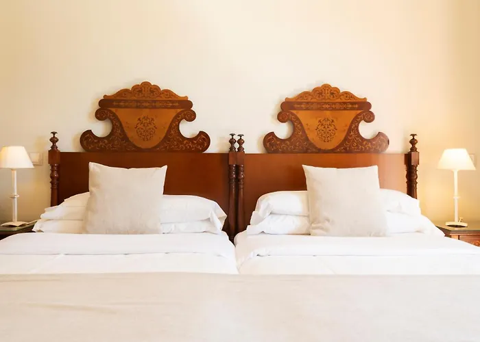 卡拉福内尔斯酒店 酒店 帕格拉