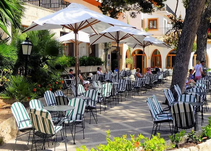 卡拉福内尔斯酒店 酒店