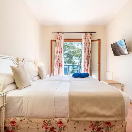 卡拉福内尔斯酒店