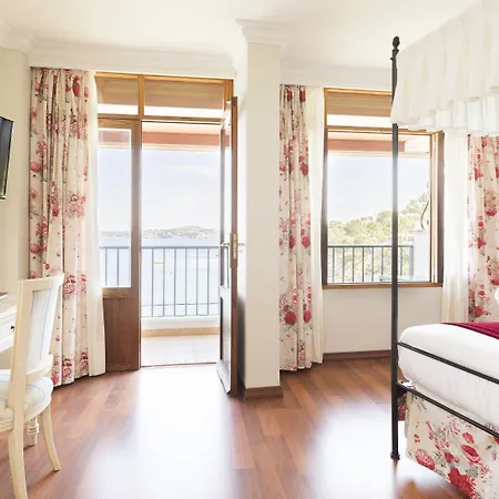 卡拉福内尔斯酒店