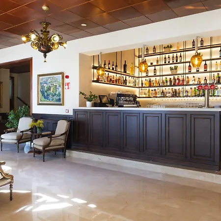 卡拉福内尔斯酒店 帕格拉