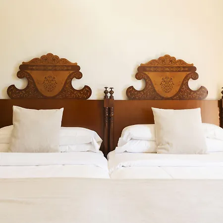 卡拉福内尔斯酒店 帕格拉