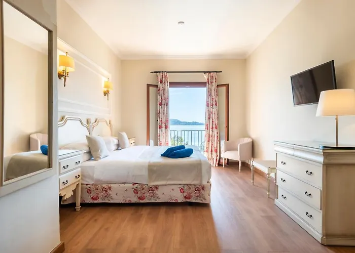 호텔 칼라 포르넬스 4*