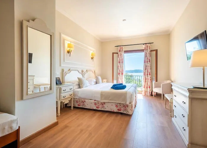 칼라 포르넬스 호텔 파구에라