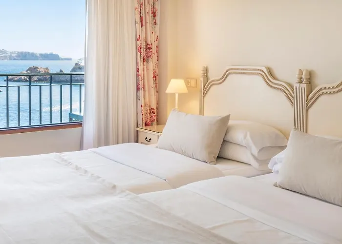 칼라 포르넬스 호텔 파구에라