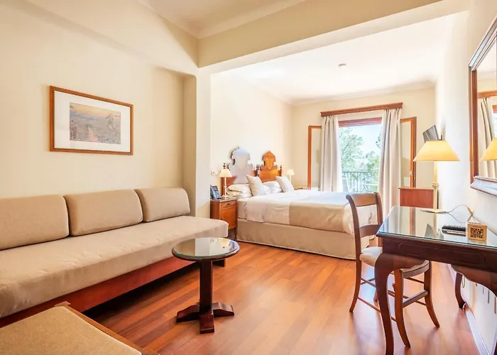 칼라 포르넬스 호텔 파구에라