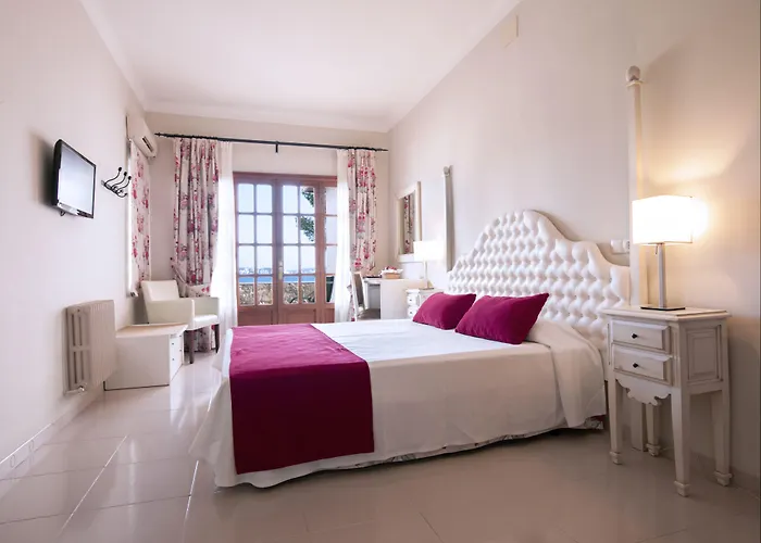 호텔 칼라 포르넬스 4*