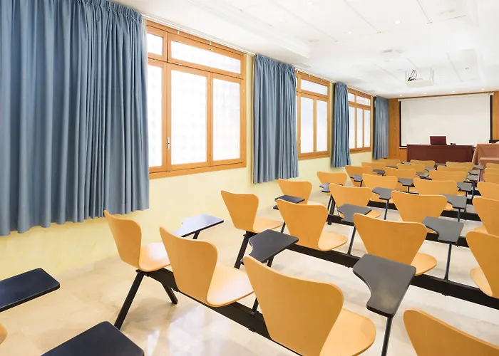 칼라 포르넬스 호텔 파구에라