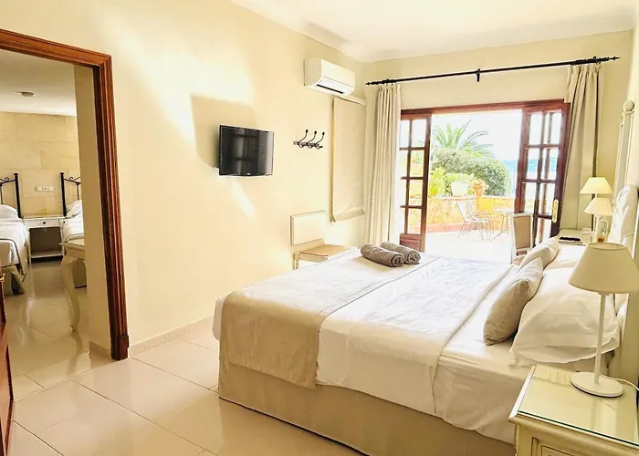 Cala Fornells Готель Пагера