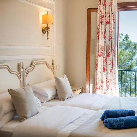 Hotel Cala Fornells 4*